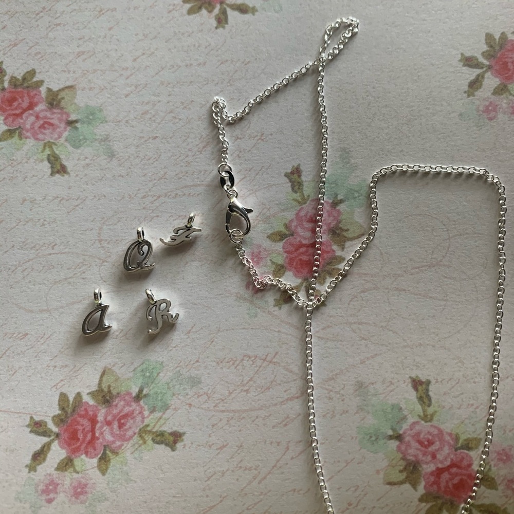 Hand made charm necklace!🥺👉🏻👈🏻